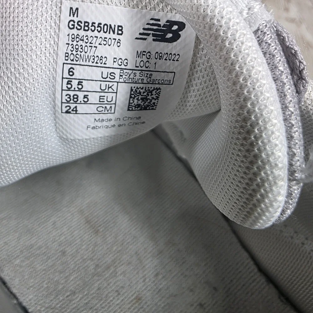 New Balance 550 Women's Sneakers Gray and White Athletic Shoes Classic - Picture 8 of 8